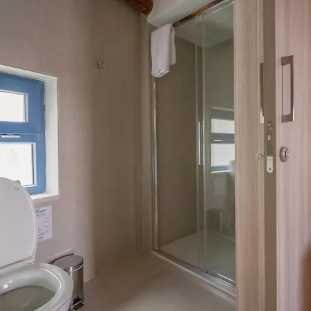 Phaedrus Living: Peristerona Traditional Maisonette *