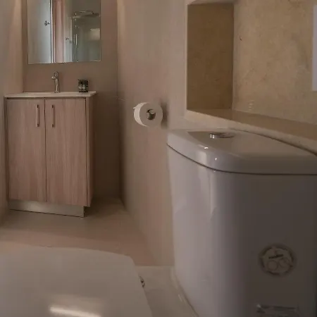 Phaedrus Living: Peristerona Traditional Maisonette 펜션